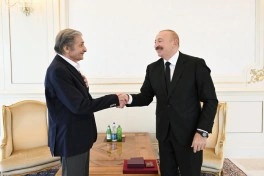 Prezident İlham Əliyev Fərhad Xəlilova “İstiqlal” ordenini təqdim edib - YENİLƏNİB