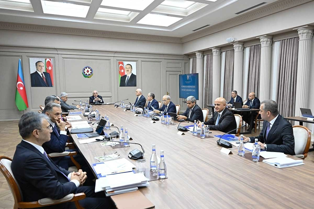 İqtisadi Şurada turizmə dair Dövlət Proqramı və dağ-mədən sənayesiylə bağlı müzakirə aparılıb