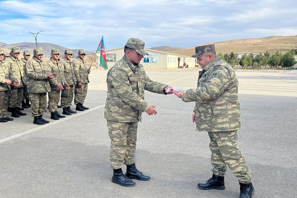 Xidmət müddəti başa çatan hərbi qulluqçular tərxis olunur