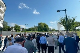IV Şuşa Qlobal Media Forumunun iştirakçıları Xankəndidə Zəfər parkını ziyarət edib - FOTO