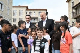 Azərbaycan və Türkmənistan prezidentləri Şuşada inşa edilmiş birinci yaşayış kompleksində olublar