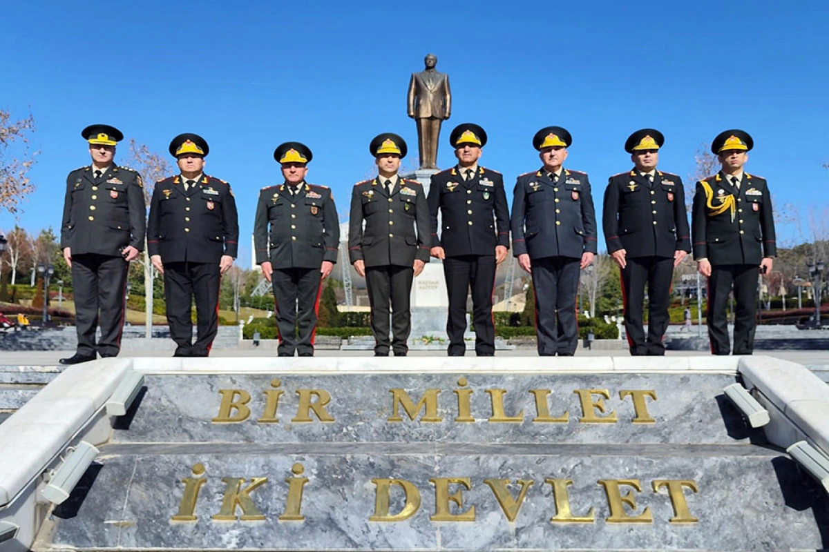 Azərbaycan Ordusunun bir qrup generalı Türkiyədə hərbi sənayə şirkətlərində olublar