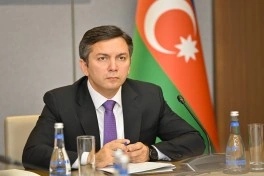 Yalçın Rəfiyev  IV “Maarifçi” tələbə-məzun proqramının iştirakçıları ilə görüşüb