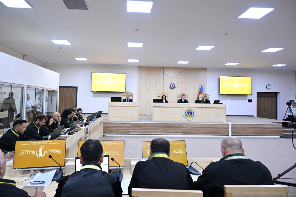 Siyarto: Aİ Rusiya ilə müharibəyə hazırlaşır və Ukraynada hərbi zavodlar tikmək istəyir