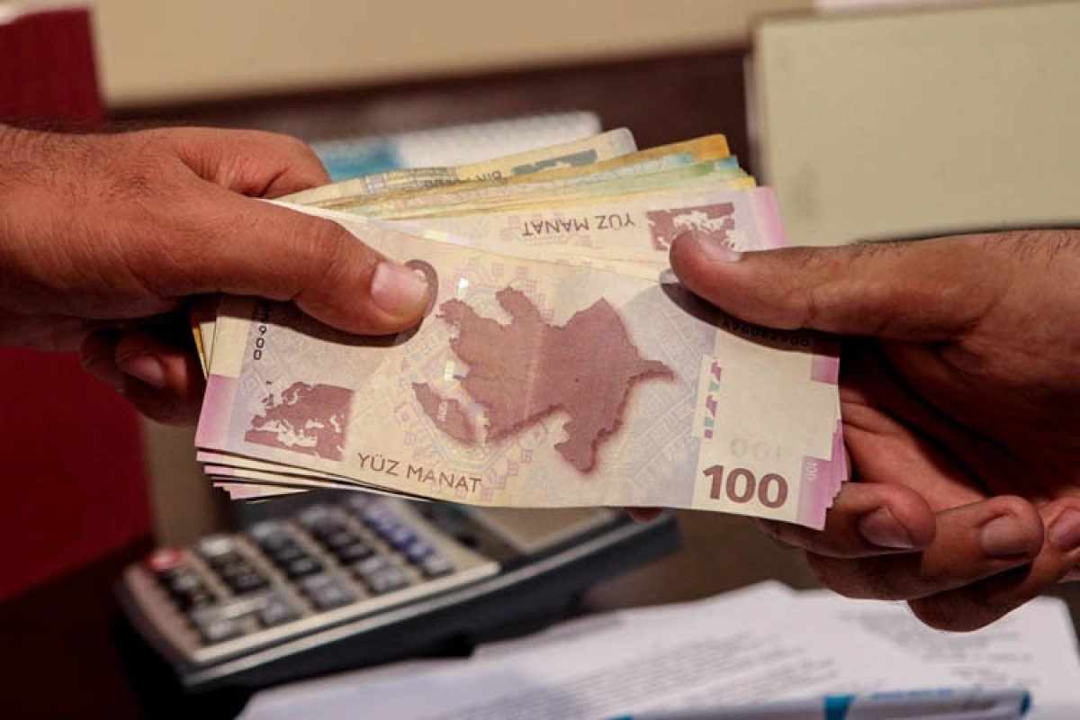 Bakıda müəllimlərin orta aylıq əmək haqqı açıqlanıb