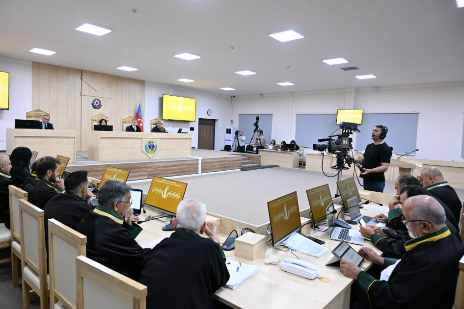 Siyarto: Aİ Rusiya ilə müharibəyə hazırlaşır və Ukraynada hərbi zavodlar tikmək istəyir