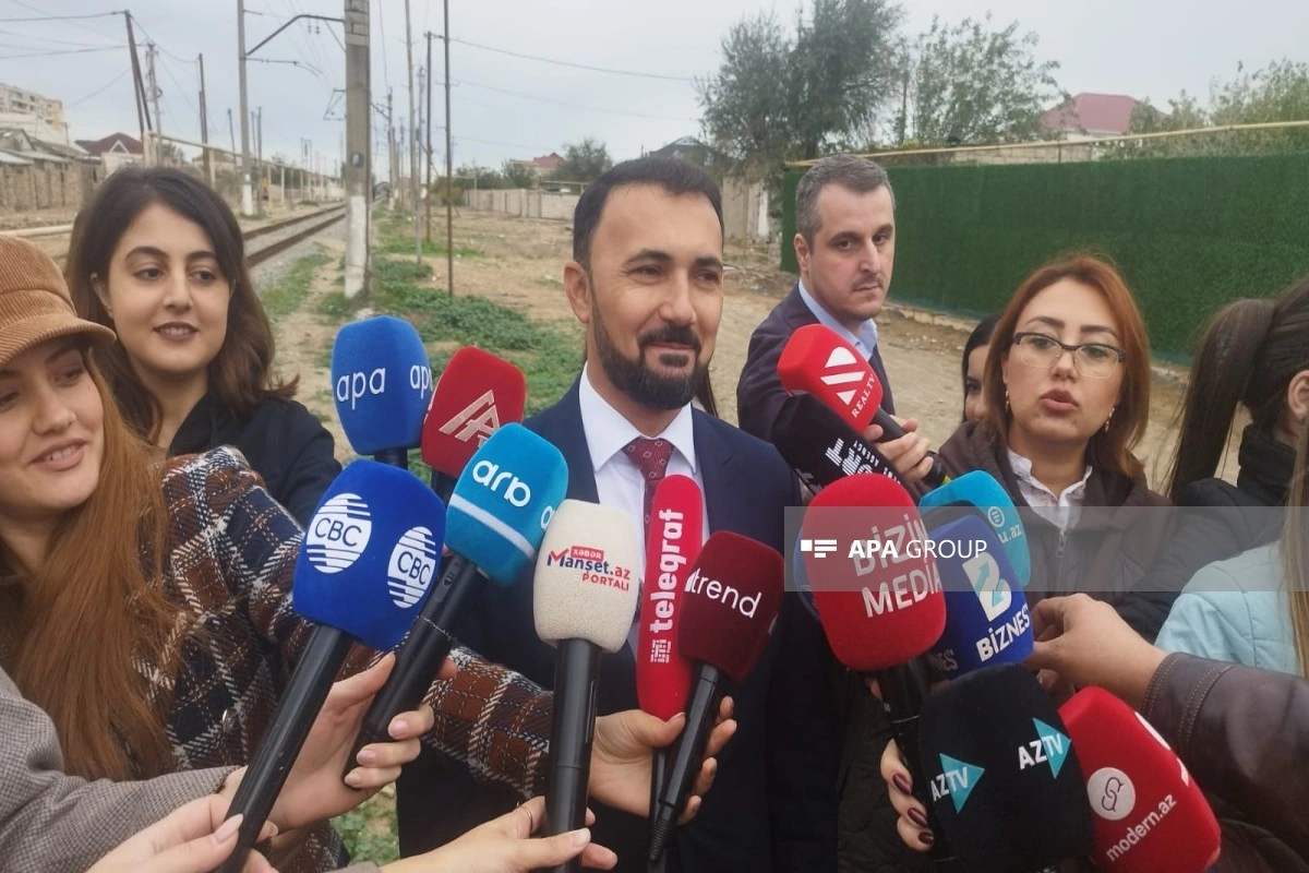 Kürdəxanı, Saray, Fatmayı, Binəqədi və Güzdəkdə dəmiryolu stansiyalarının yaradılması nəzərdə tutulur