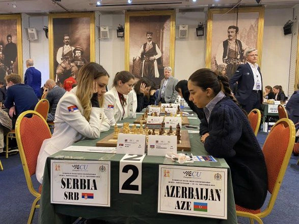 Şahmatçılarımız Avropa çempionatında gümüş medal qazandı