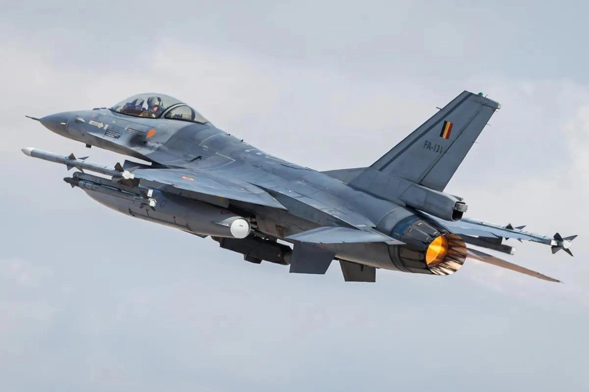 Rumıniya qırıcıları Qara dəniz üzərində iki Rusiya dronunu vurub