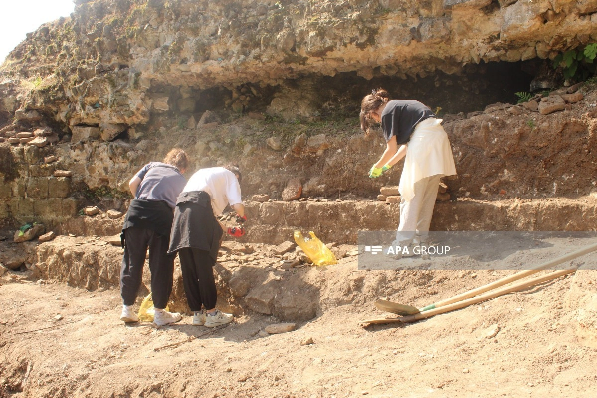 Astarada Əlişa qalasında qazıntılar zamanı qədim memarlıq elementləri aşkarlanıb - FOTO