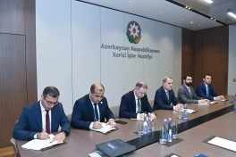 Azərbaycanla Qəmər Adaları İttifaqı arasında münasibətlər müzakirə olunub