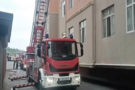 Ceyranbatan qəsəbəsində yaşayış binasında yanğın söndürülüb - YENİLƏNİB - VİDEO - FOTO