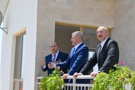 Azərbaycan və Slovakiya prezidentləri Ağdamın Baş Qərvənd kəndində görülən işlərlə tanış olublar, məktəbin təməli qoyulub - FOTO
