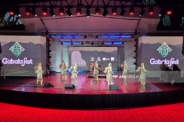 XV Qəbələ Beynəlxalq Musiqi Festivalında Özbəkistan müqiçilərinin konserti olub