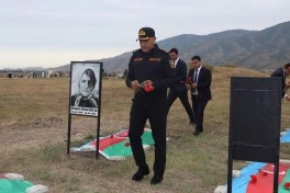 Xocalıda Anım Günü ilə bağlı Şəhidlər xiyabanı ziyarət olunub - FOTO
