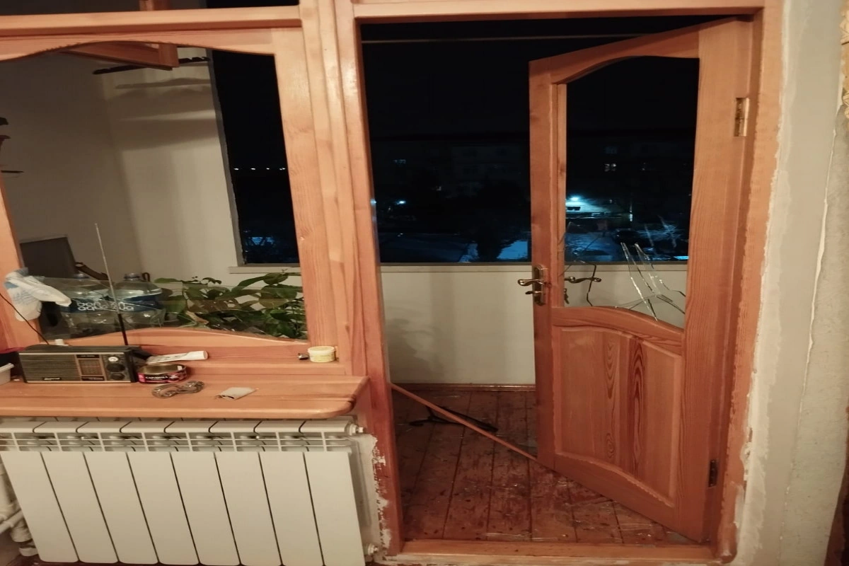 Ceyranbatanda mənzildə partlayış baş verib, yaralı var - FOTO