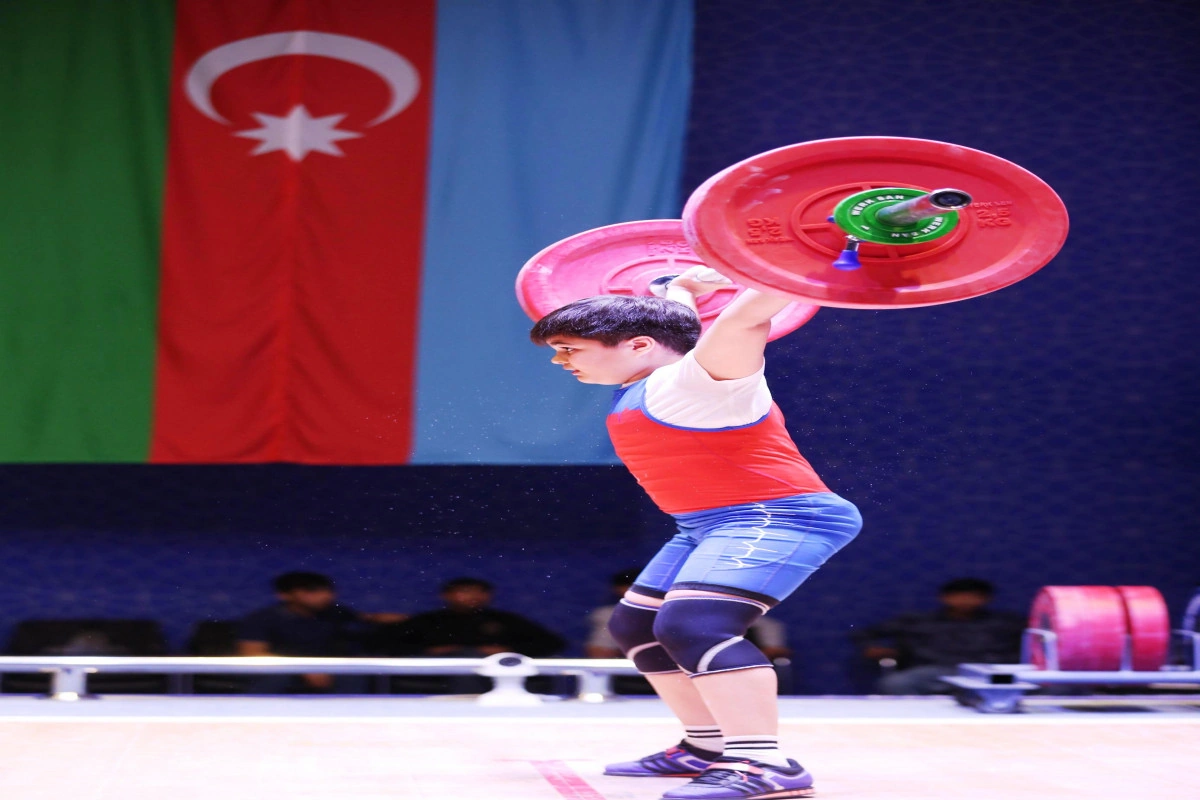 “Məktəblilərin respublika çempionatı”nın final yarışları davam edir
