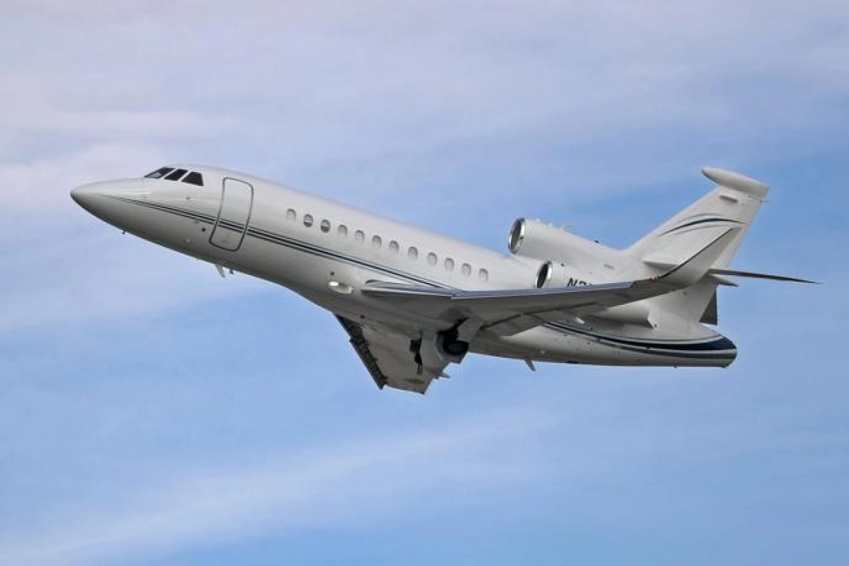Britaniya müdafiə nazirini daşıyan təyyarə Rusiya sərhədi yaxınlığında GPS siqnalını itirib