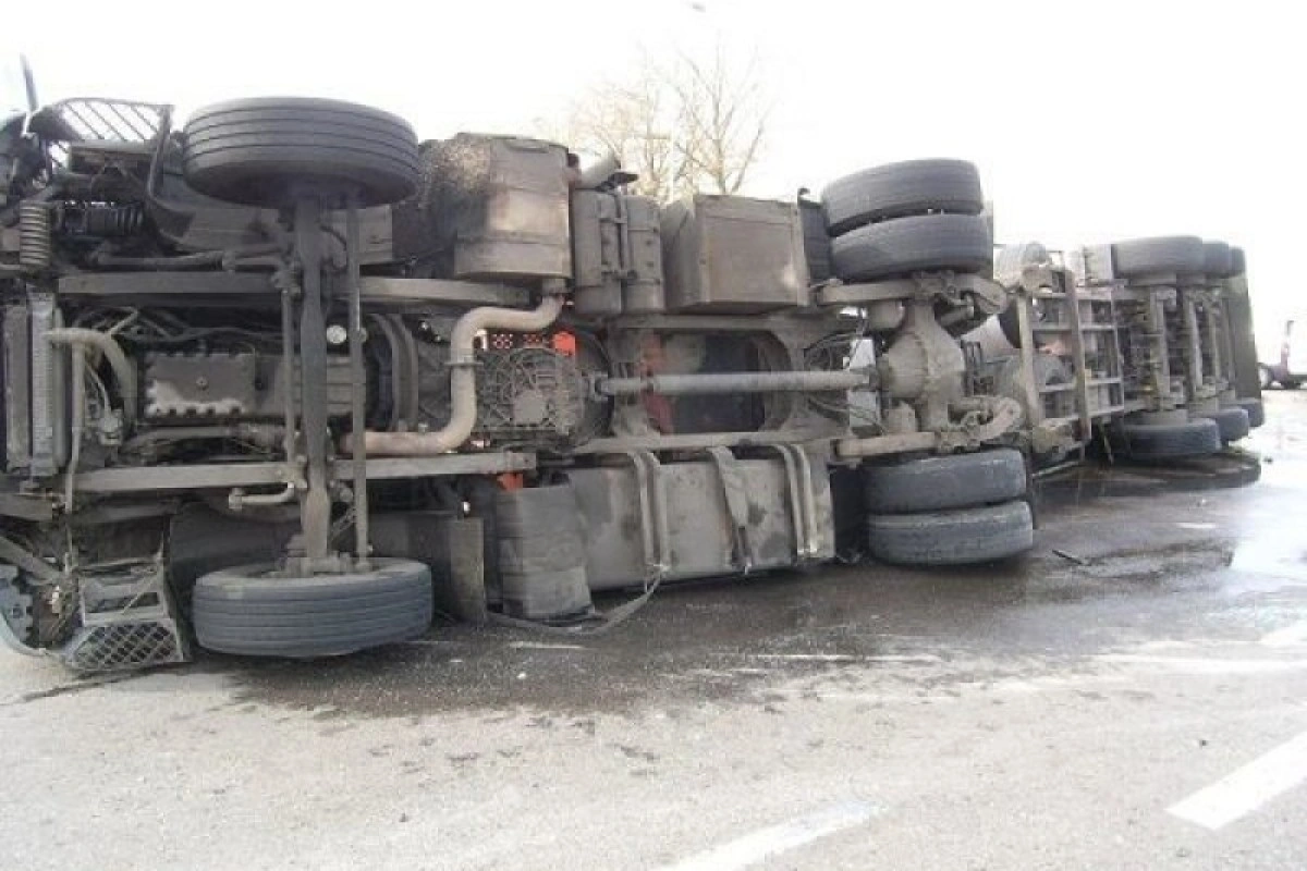 İranda yol qəzasında 5 nəfər ölüb