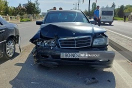 Qubada iki avtomobil toqquşub