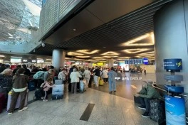 Ukraynanın dron hücumlarından sonra Moskva aeroportlarında sıxlıq yaranıb - FOTO