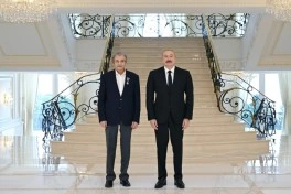 Prezident İlham Əliyev Fərhad Xəlilova “İstiqlal” ordenini təqdim edib - YENİLƏNİB