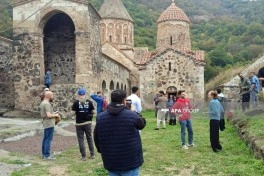 Beynəlxalq səyyahlar Xudavəng monastır kompleksini ziyarət edib - FOTO