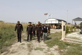Xidməti vəzifəsini yerinə yetirərkən həlak olmuş FHN əməkdaşının təltifləri ailəsinə təqdim edilib