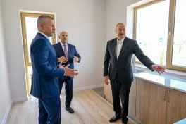 Azərbaycan və Slovakiya prezidentləri Ağdamın Baş Qərvənd kəndində görülən işlərlə tanış olublar, məktəbin təməli qoyulub - FOTO