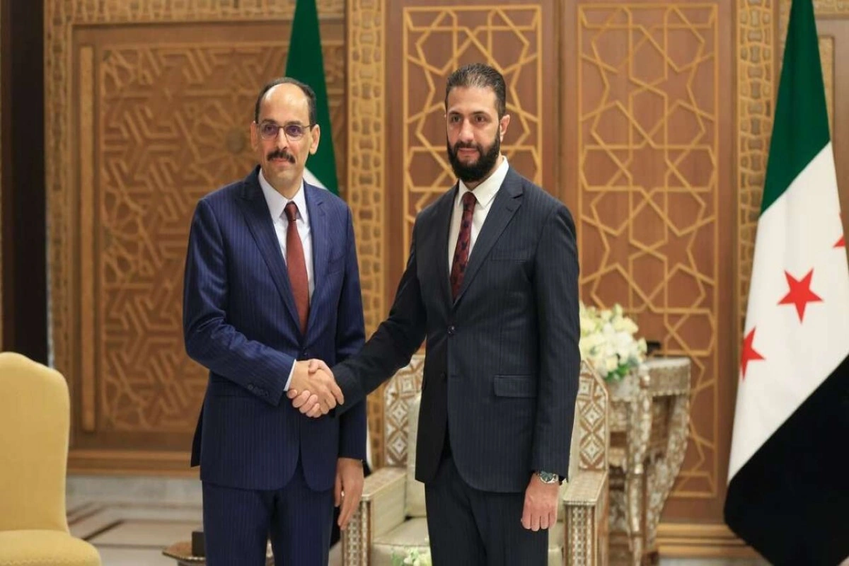 İbrahim Kalın Əhməd əş-Şaraa ilə regiondakı son hadisələri müzakirə edib