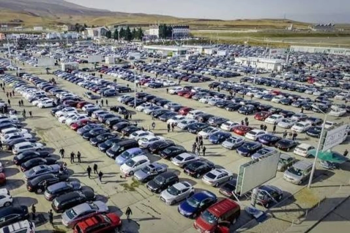 Azərbaycan Gürcüstandan ən çox avtomobil idxal edən beşinci ölkə olub