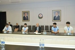 Emin Əmrullayev Respublika Fənn Olimpiadalarının ən yüksək nəticə göstərən qalibləri ilə görüşüb