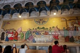 Azərbaycanlı jurnalistlər Yerusəlimin İçərişəhərindəki müqəddəs məkanları ziyarət edib