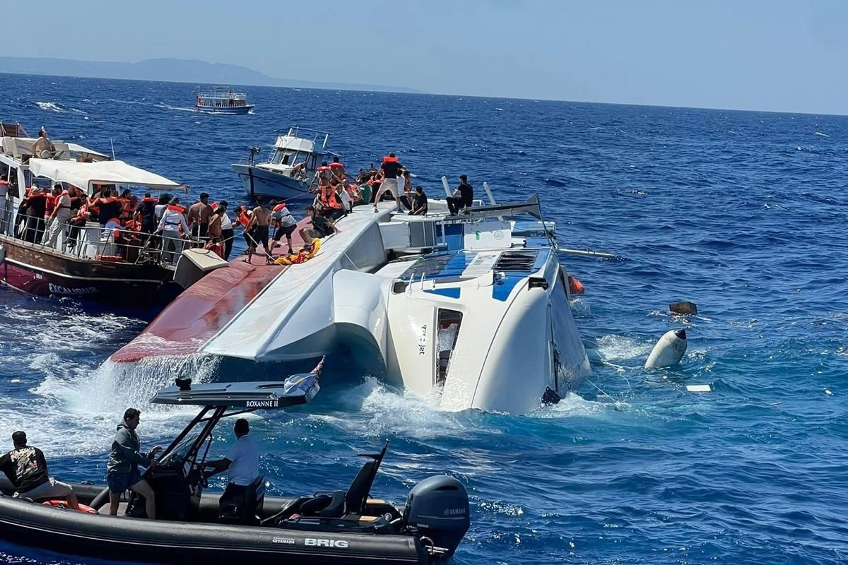 Şimali Kipr sahillərində gəmi batıb, 242 nəfər xilas edilib, 8 nəfər ölüb, 17 nəfərin axtarışı davam etdirilir - YENİLƏNİB-5