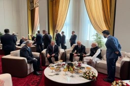Prezident İlham Əliyev Bişkekdə Hindistan Baş naziri ilə söhbət edib - FOTO
