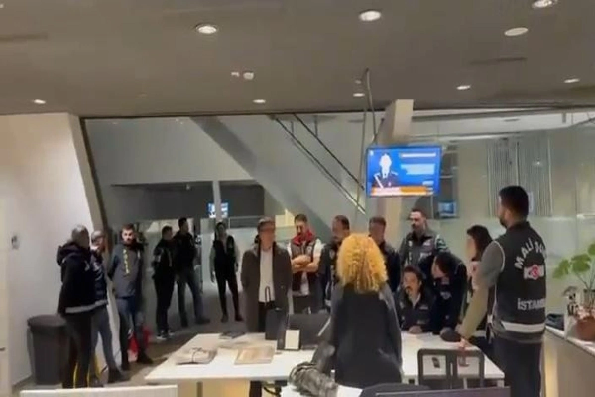 Türkiyədə “Halk TV”yə qarşı əməliyyat keçirilib, 11 nəfər saxlanılıb