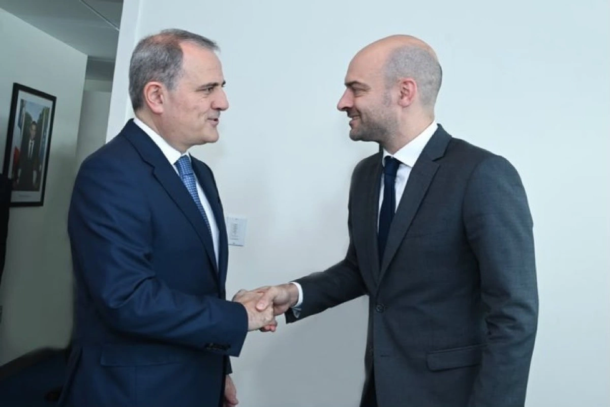 Ceyhun Bayramov Fransanın XİN rəhbəri ilə görüşüb