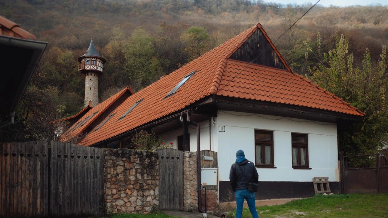 “Rapunzel”dən ilhamlanaraq qüllə tikdi
- Fotolar