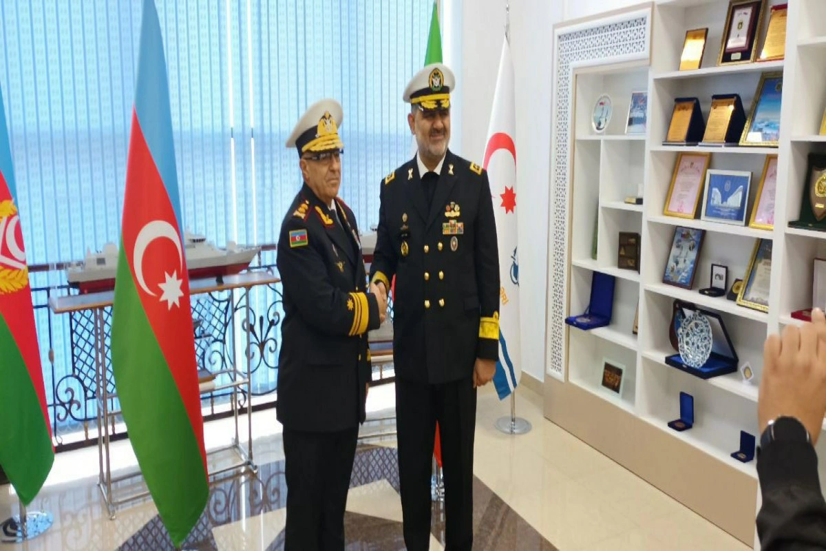 Azərbaycan HDQ komandanı iranlı həmkarı ilə görüşüb