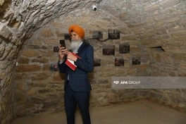 Beynəlxalq konfransın iştirakçıları Atəşgah Məbədi kompleksinə səfər ediblər - FOTO
