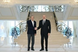 Prezident İlham Əliyev Fərhad Xəlilova “İstiqlal” ordenini təqdim edib - YENİLƏNİB
