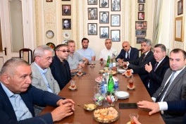 Mədəniyyət naziri Adil Kərimli Azərbaycan Yazıçılar Birliyinin sədri Anarla görüşüb