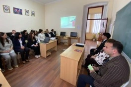 FHN əlilliyi olan şəxslərə xidmət göstərənlər üçün tədbir keçirib