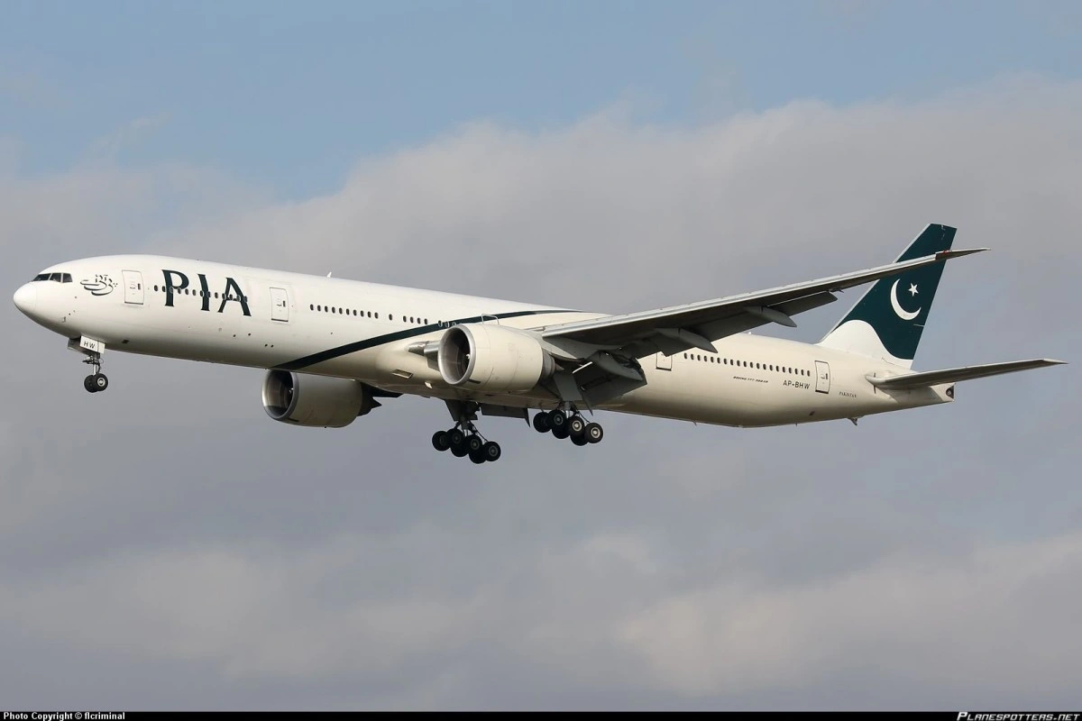 Pakistan sahillərində yük daşıyan "Boeing 737" ilə əlaqə kəsilib