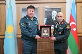 Qazaxıstan generalının rəhbərlik etdiyi nümayəndə heyəti Azərbaycana gəlib