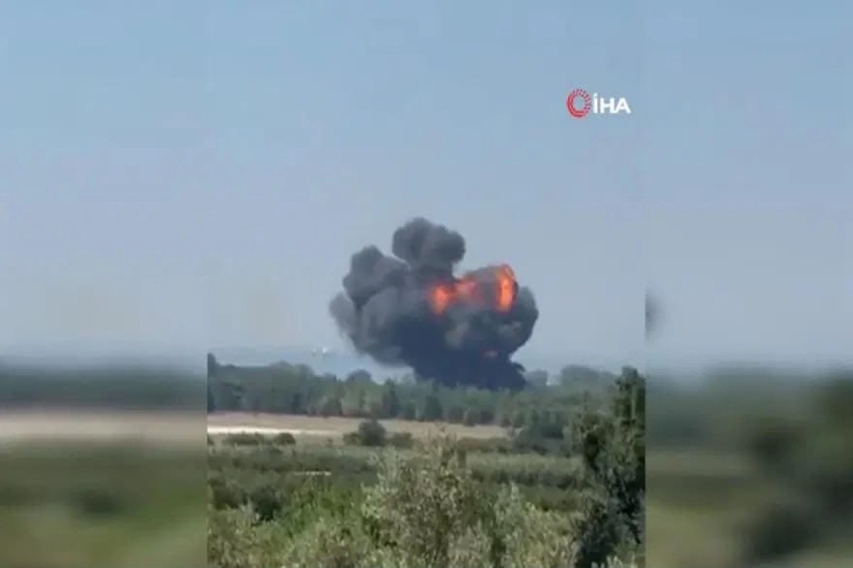 Türkiyədə F-16 qəzaya uğrayıb, pilot sağ qalıb - VİDEO