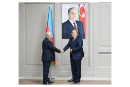 Baş nazir Əli Əsədov Gürcüstanın Baş prokuroru ilə görüşüb