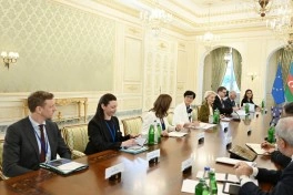 Prezident İlham Əliyevin Ursula fon der Lyayenlə geniş tərkibdə görüşü olub