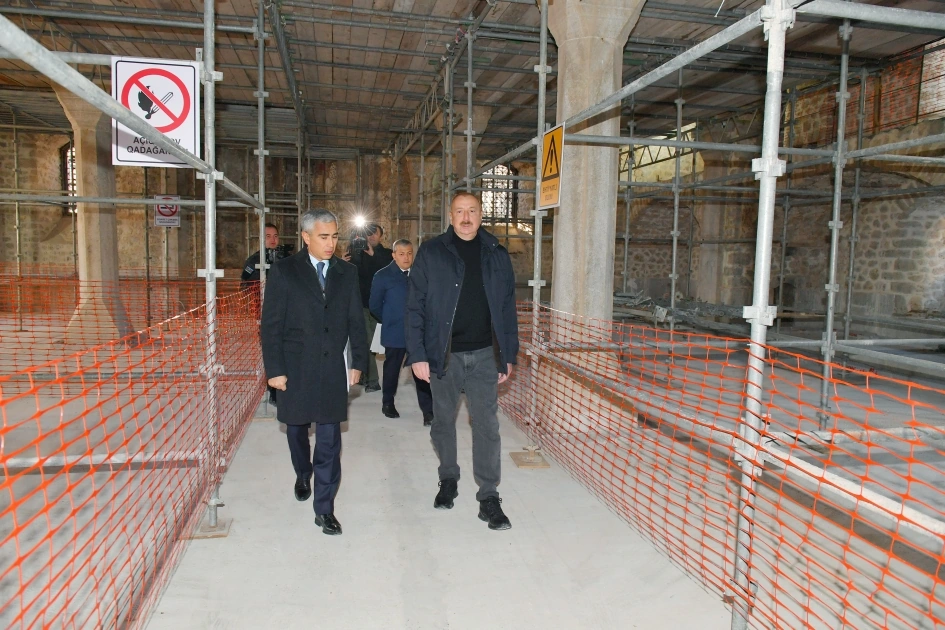 Prezident Aşağı Gövhər Ağa məscidində  - Fotolar