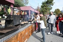 Bakı Bulvarında Zeytun Festivalı davam edir - FOTO